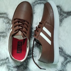 Solo mens sneaker shoes sz 8